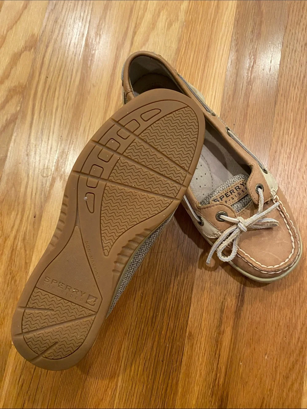 Sperry Women's Tan & Cream Leather Boat Loafers shoes size 7